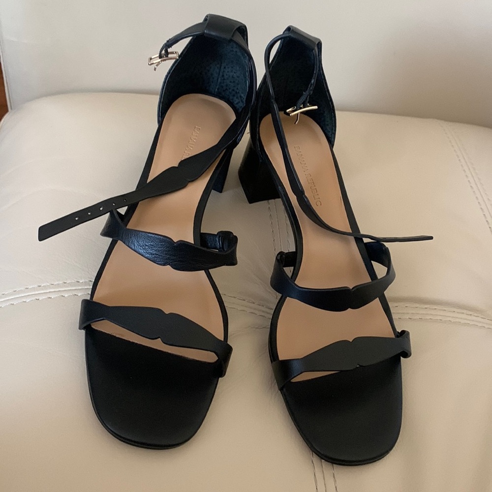 Banana Republic leather sandals 7.5 New black